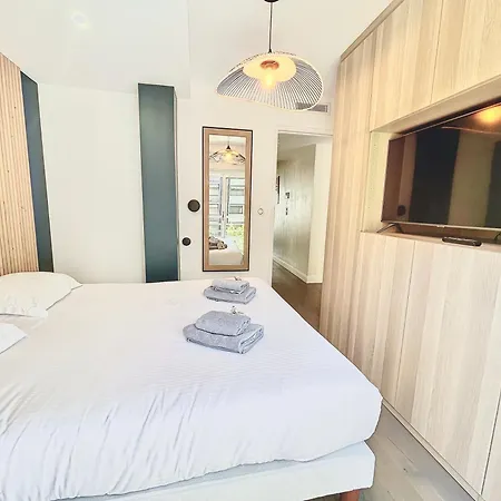 2 Bedroom Croisette Balcony & Sea View Olam Apartment Cannes