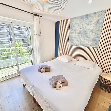 2 Bedroom Croisette Balcony & Sea View Olam Apartment Cannes